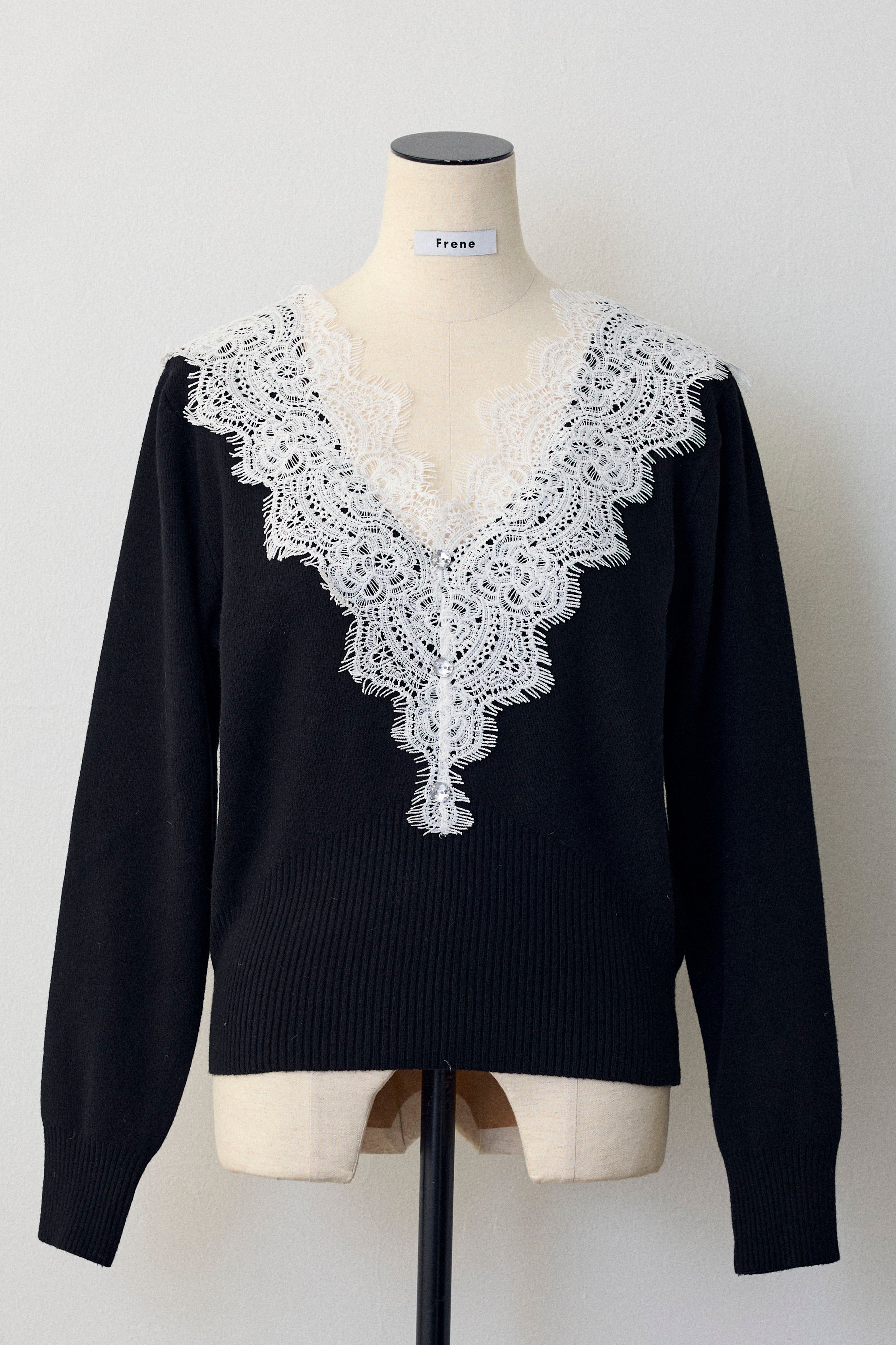 予約]Vレースデザインニットプルオーバー – Frene