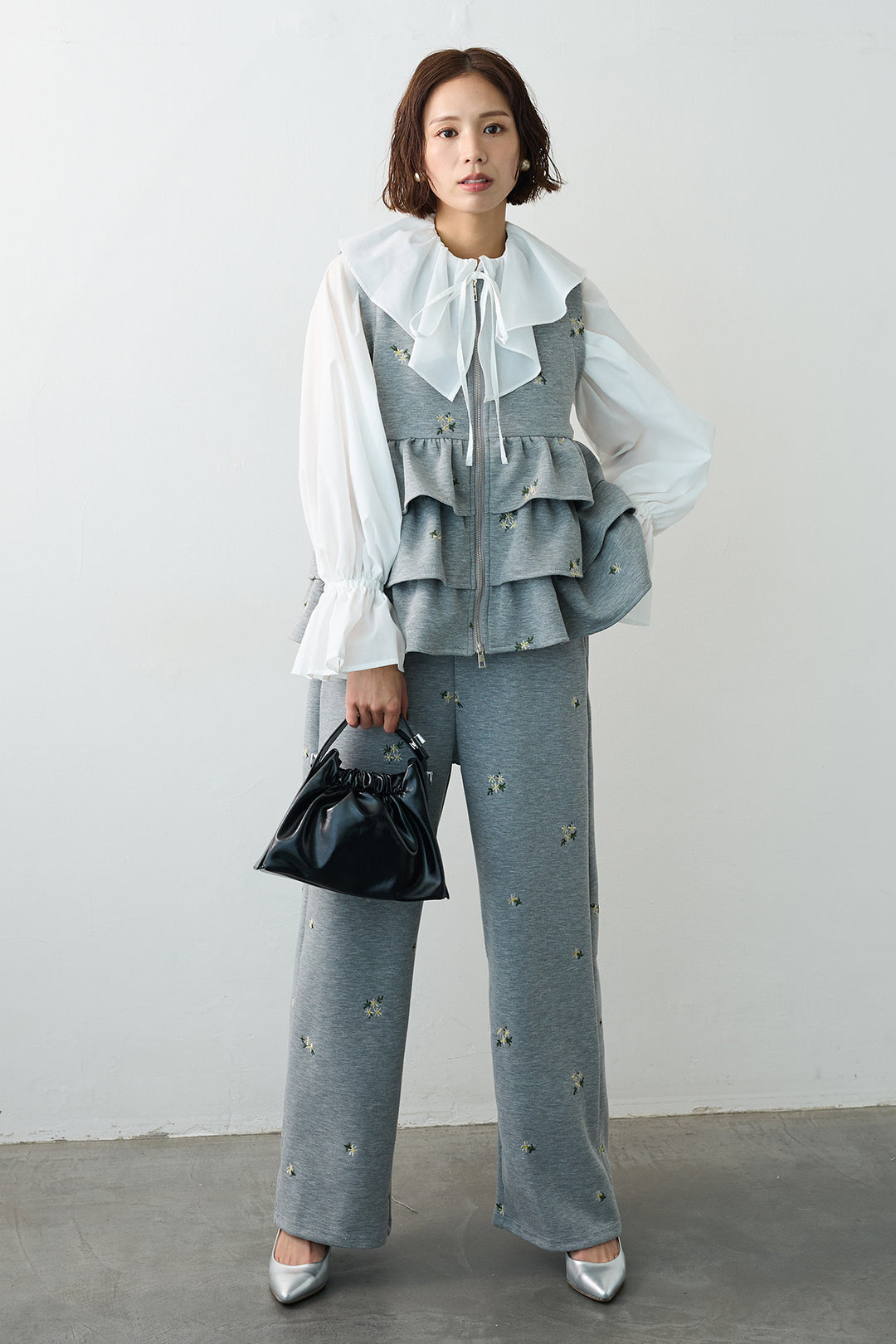 [予約]フラワー刺繍ストレートポンチパンツ