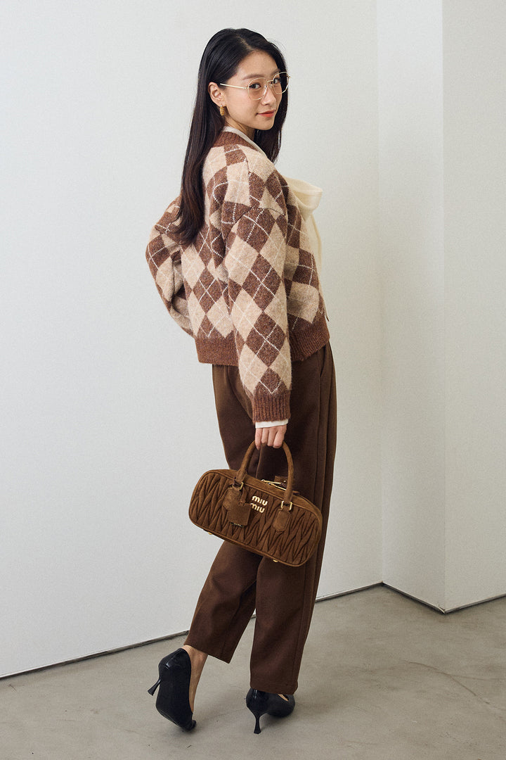 [予約/SET]前後2wayリボンシアーブラウス+アーガイル柄ゴールドボタンニットカーデ+ウォームセンタープレス美ラインテーパードパンツ(3set)