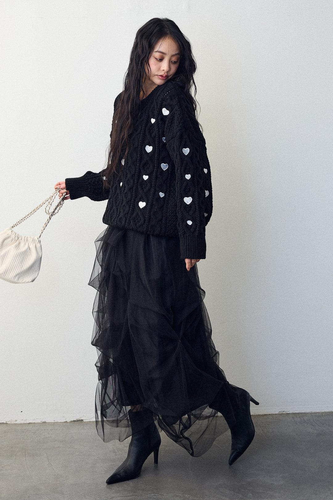 [予約]ハート刺繍ケーブルデザインニット