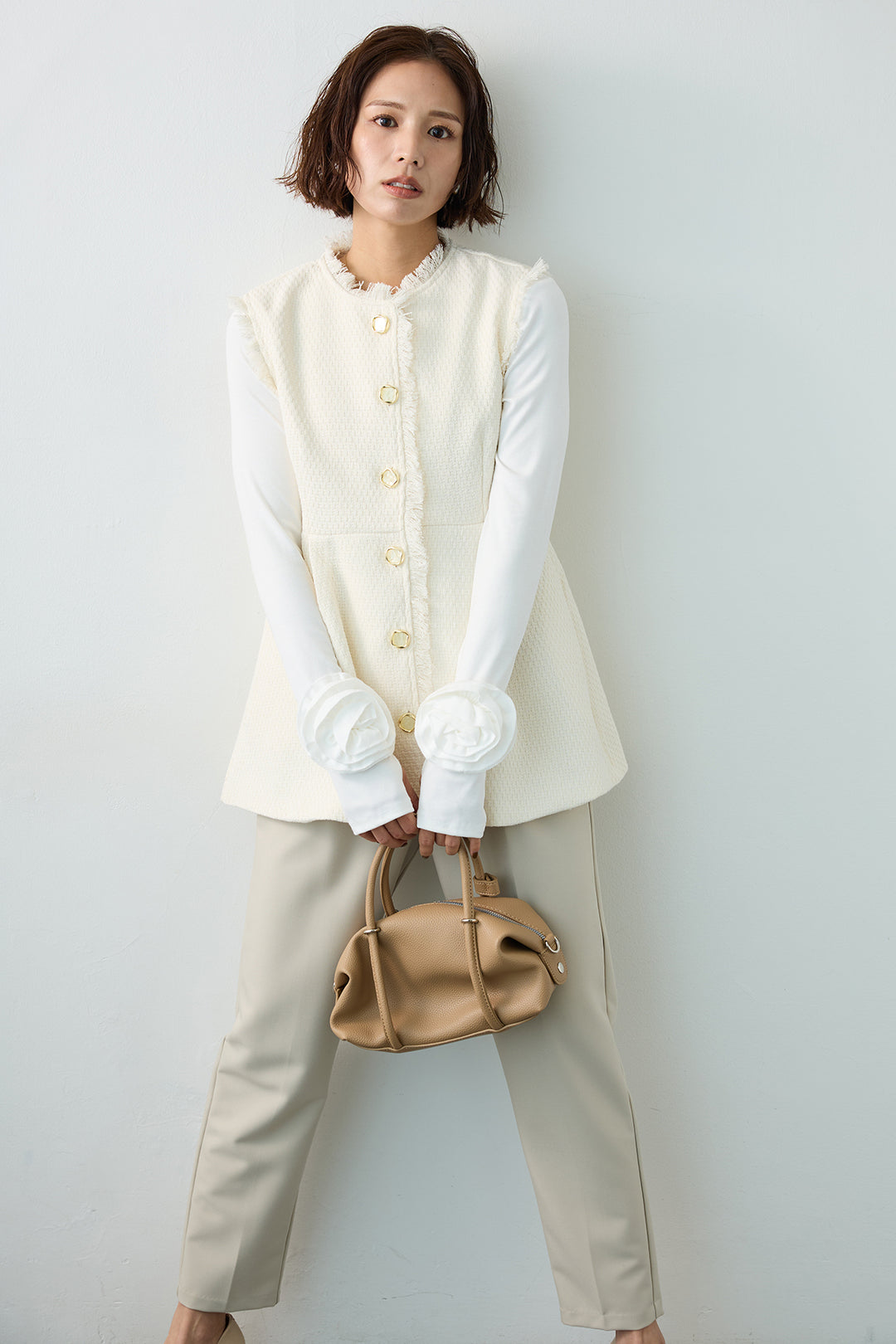 [予約]フラワーモチーフポイントカットトップス