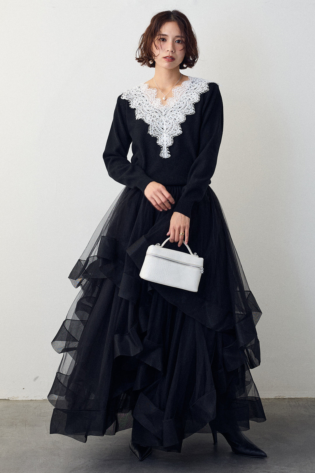 [予約]Vレースデザインニットプルオーバー