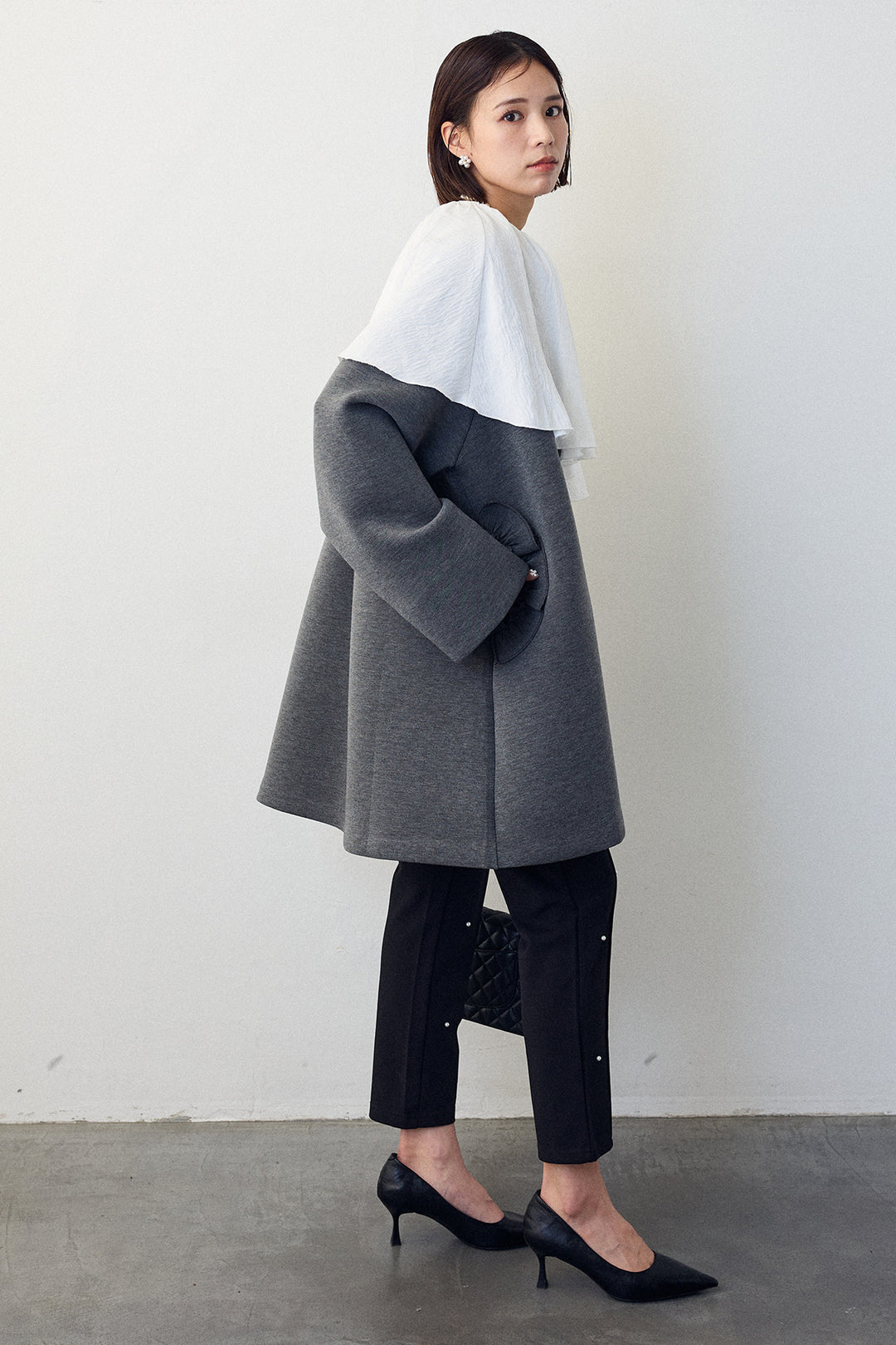 [予約/SET]BIGフリルカラーブラウス+フリルポケットボンディングノーカラーコート+センターシームランダムパールパンツ(3set)