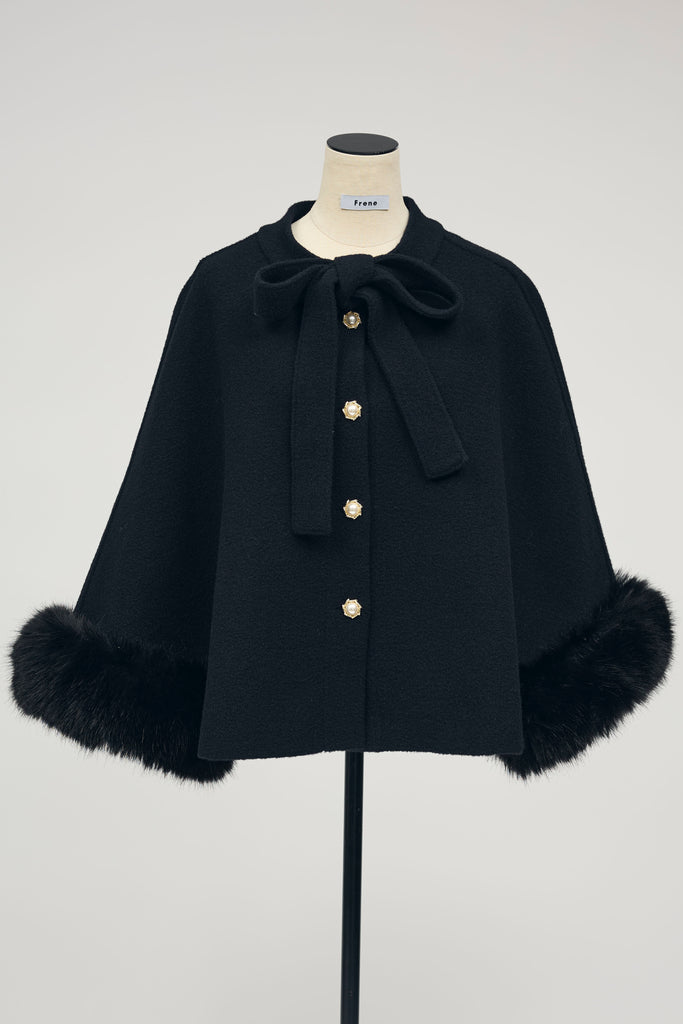 予約]ファーカフスリボンポンチョコート – Frene