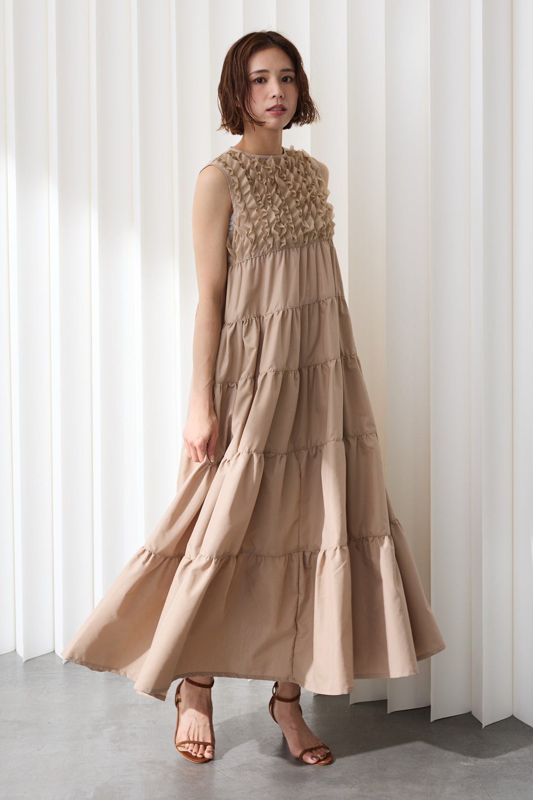 [予約]ホイップフリルティアードノースリワンピ