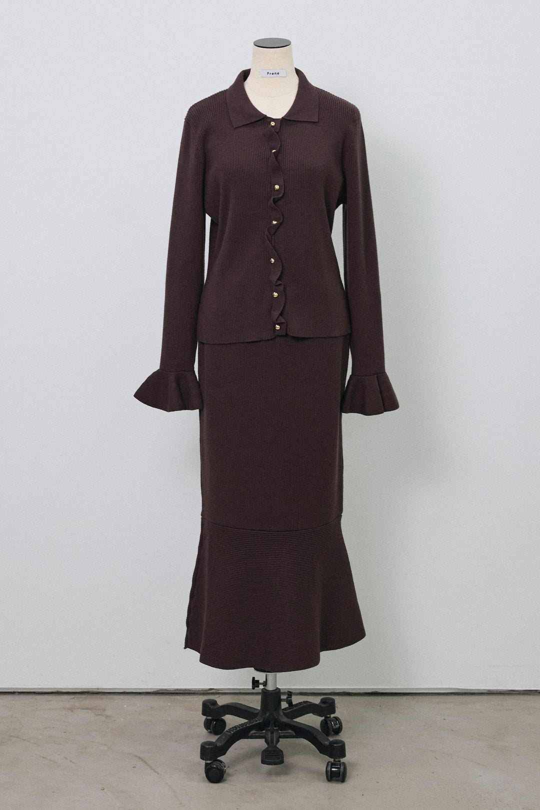 [予約]フロントラッフルデザインニットセットアップ