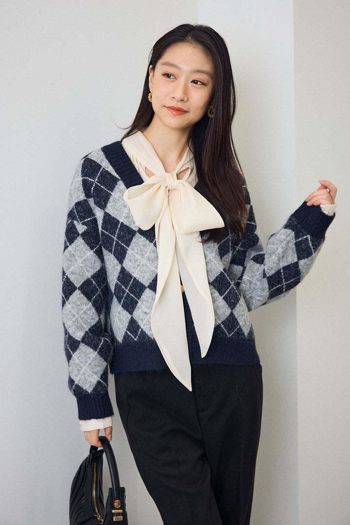 [予約]アーガイル柄ゴールドボタンニットカーデ