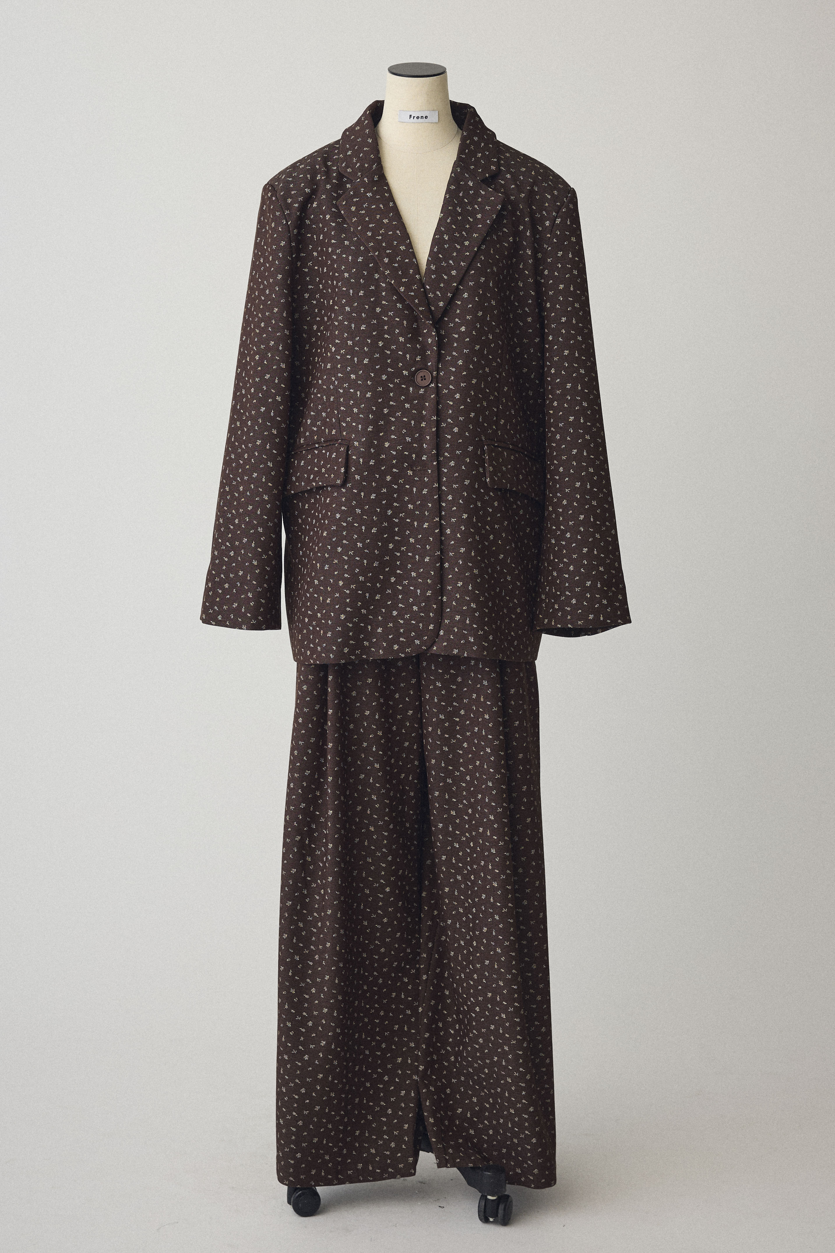 新品未使用　epine LE SSERAFIM セットアップ　フーディ NEWS | LE SSERAFIM Japan official site