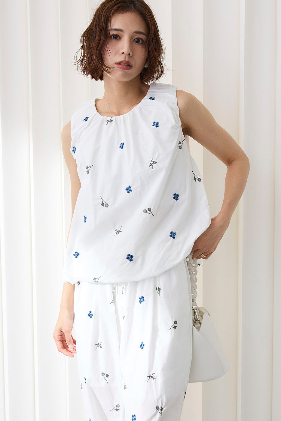[予約]刺繍ローンバルーンヘムブラウス