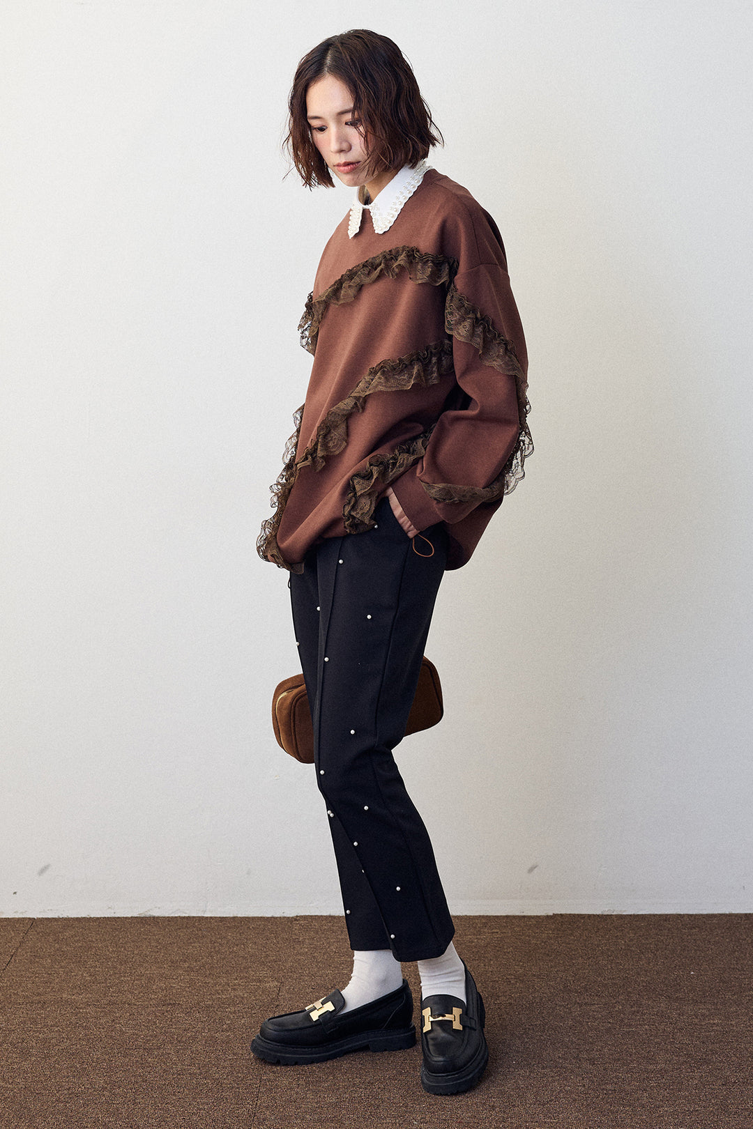 [予約/SET]2連パール付け襟+レースフリルランダムラインスウェット+センターシームランダムパールパンツ(3set)