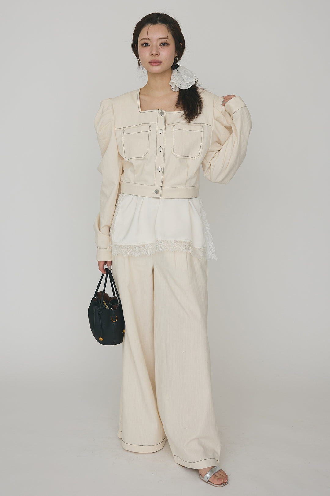 [予約/SET]マットサテンレースキャミソール+ステッチパフスリーブクロップドジャケット+ステッチデザインハイウエストデニムパンツ(3set)