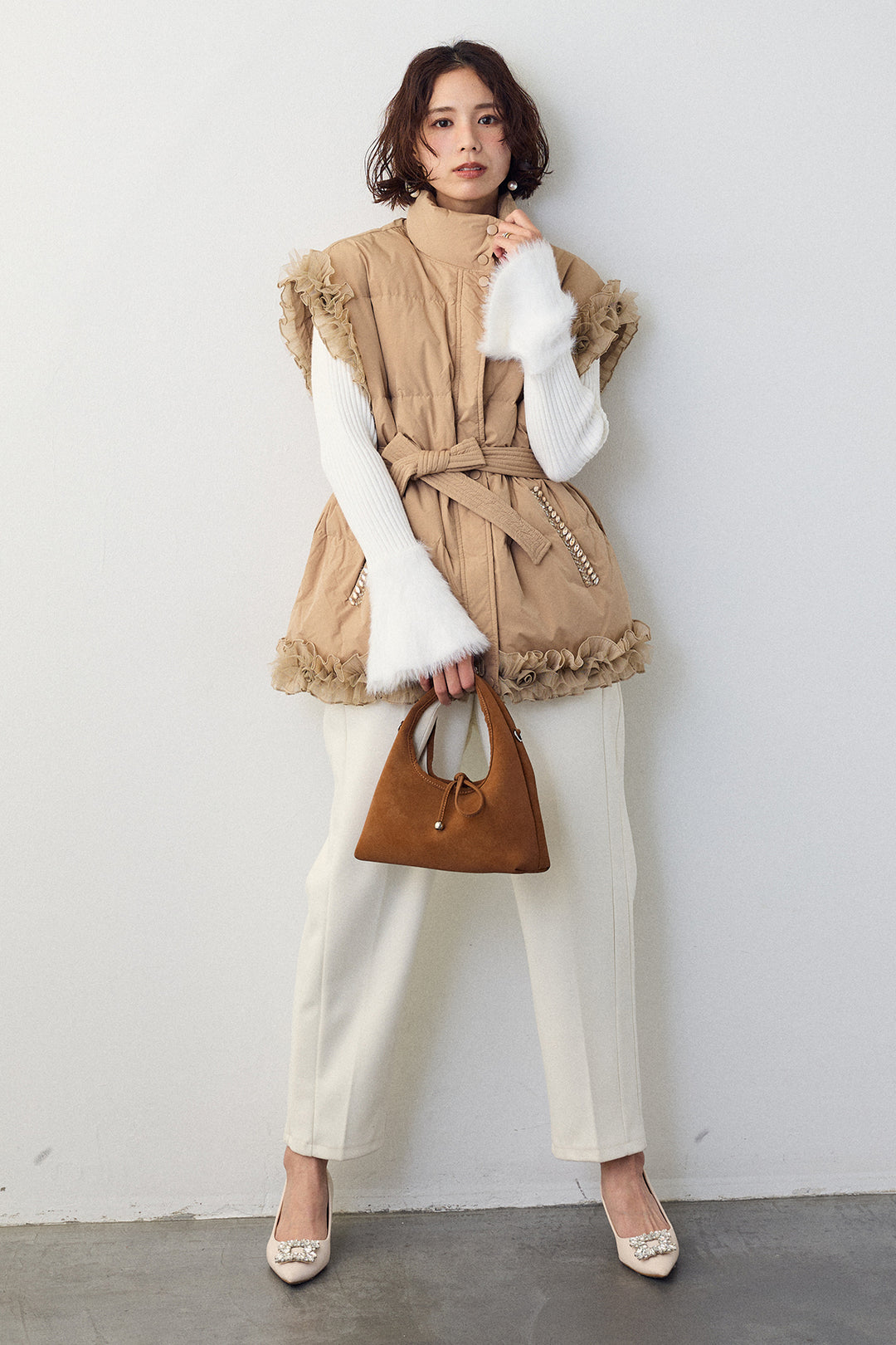 [予約/SET]フェザー切替スリーブフレアニット+フリルチュールスリーブ美ラインベスト+ウォームセンタープレス美ラインテーパードパンツ(3set)