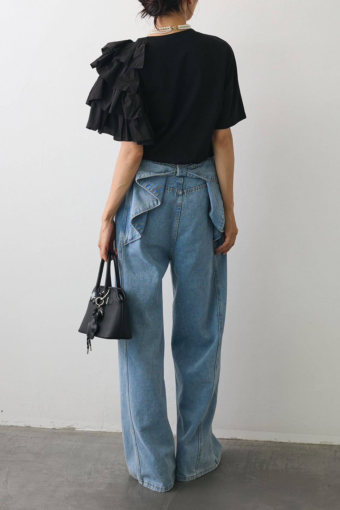 [予約/SET]ショルダーリブオフショルニット+アシメフリルティアードデザインTシャツ+バックリボンデザインデニムパンツ(3set)