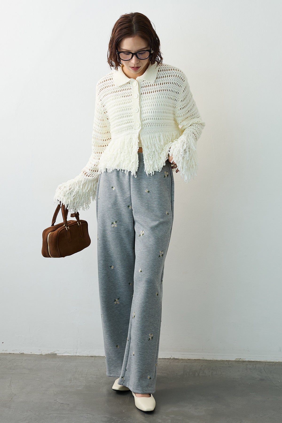 予約]フラワー刺繍ストレートポンチパンツ – Frene