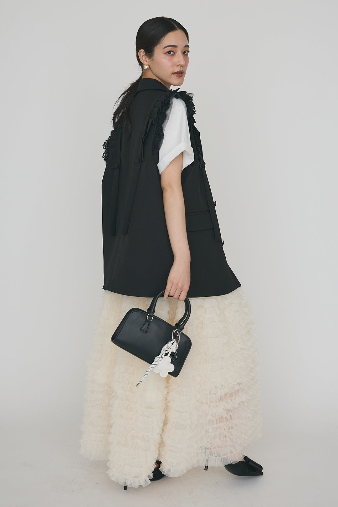 [予約/SET]ThecityロゴTシャツ+フリルショルダーテーラーマニッシュベスト+ホイップチュールティアードスカート(3set)