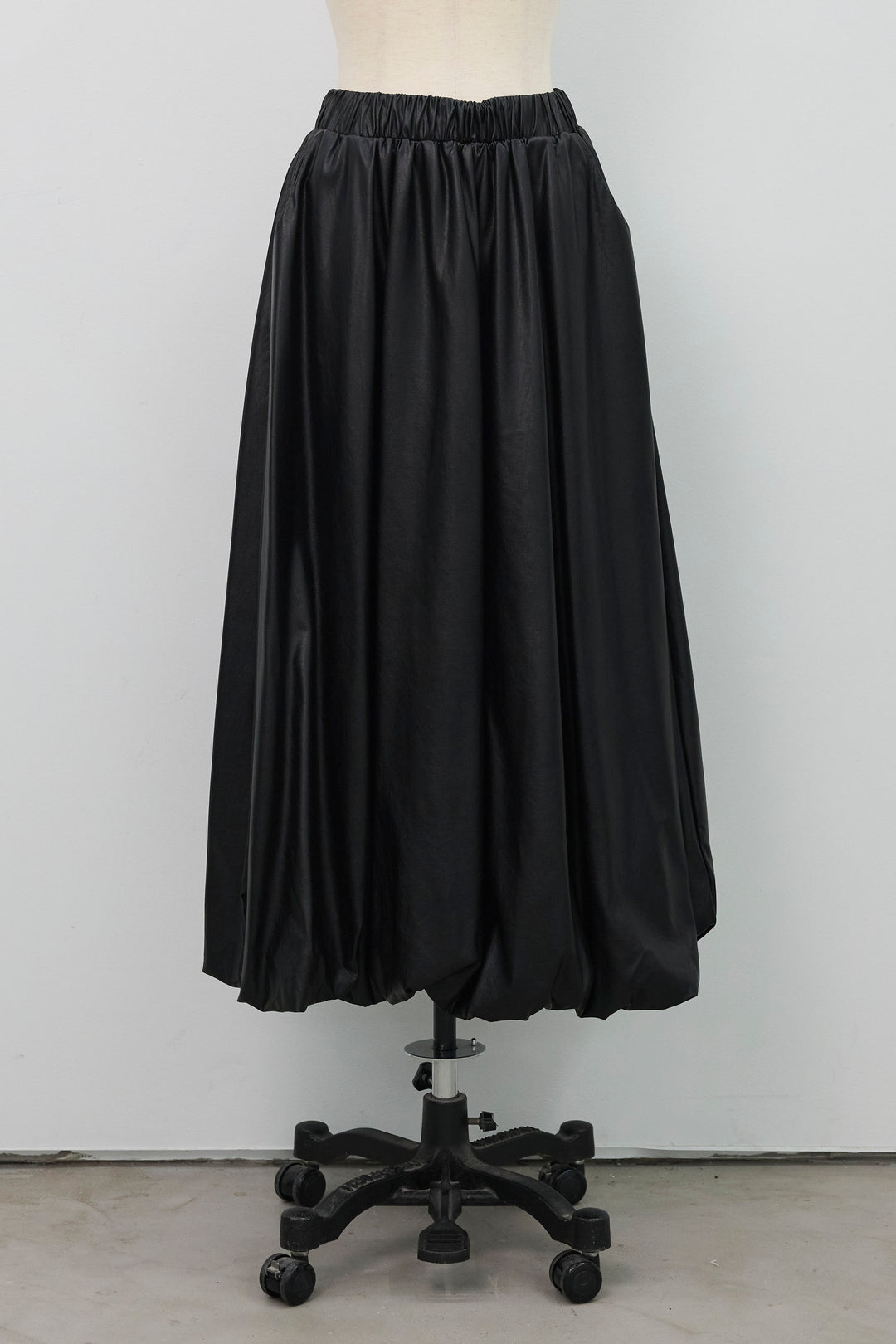 [予約]レザーライクバルーンスカート