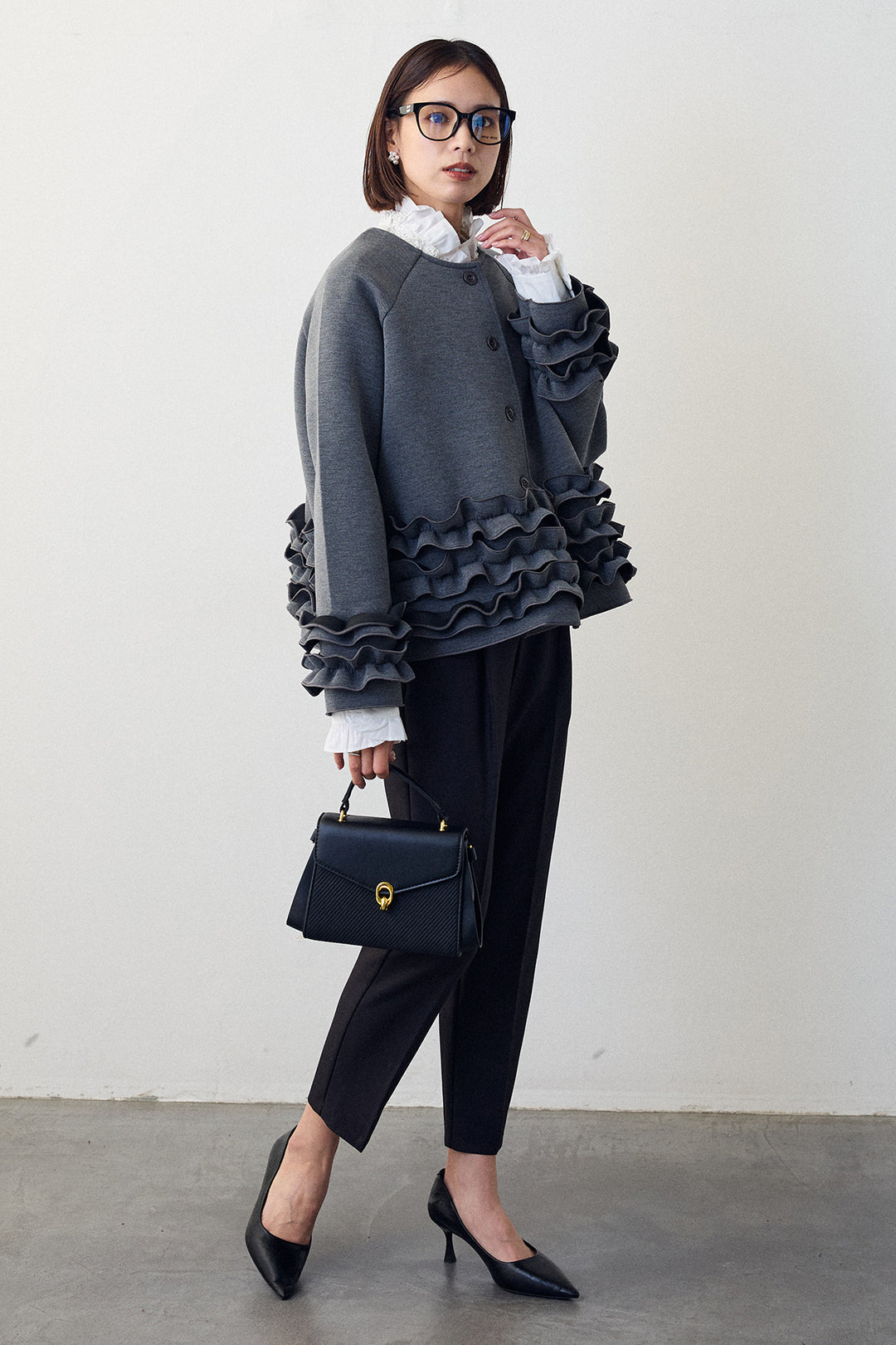 [予約/SET]ローズモチーフフリルカラーシャツ+フリルティアードボンディングクロップドコート+タックテーパードパンツ(3set)