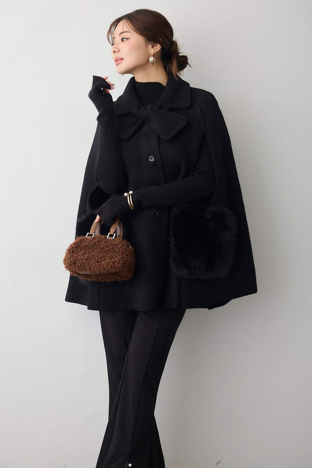 [予約/SET]ベーシックフィンガーホールリブニット+ウールタッチファーポケットポンチョコート+センタースリットパールパンツ(3set)