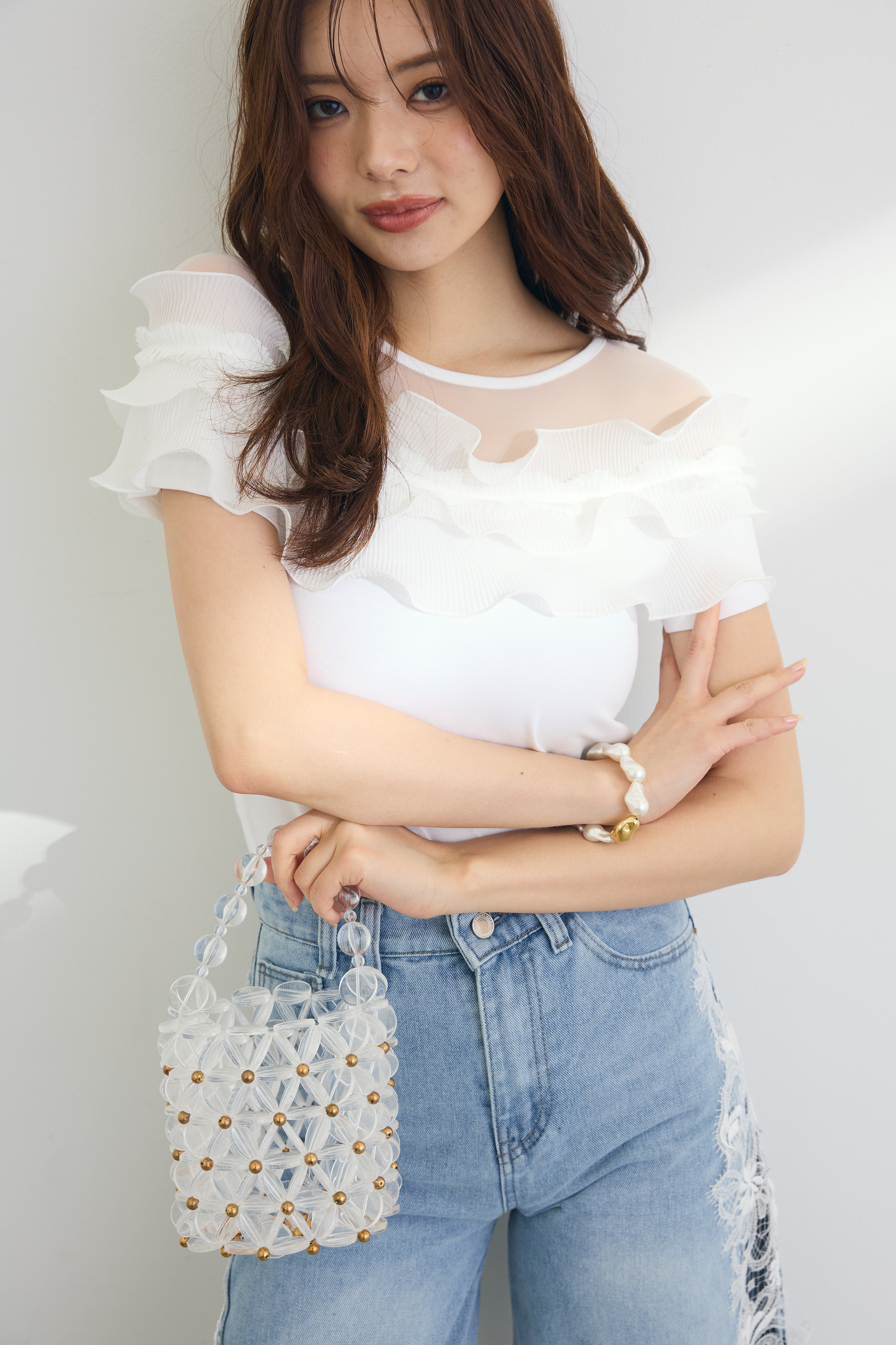 デニムリメイク★胸元ふりふりフリルトップス♡ 予約]プリーツフリルデコルテシアートップス – Frene