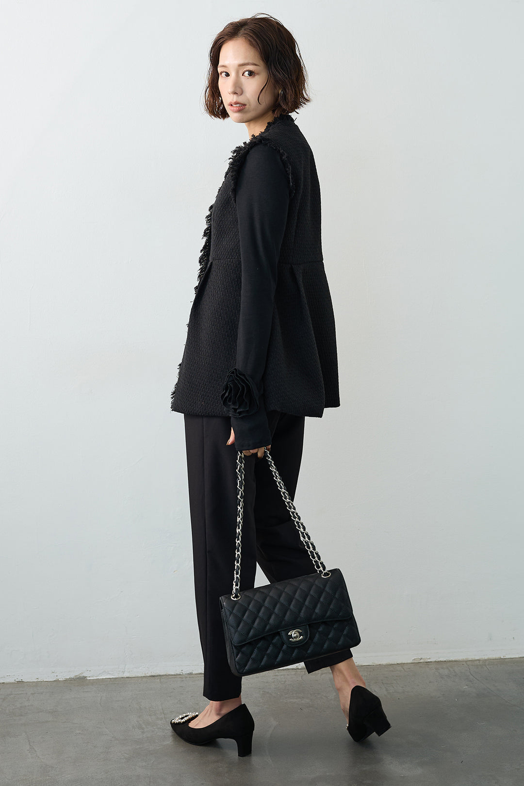 [予約/SET]フラワーモチーフポイントカットトップス+ツイードペプラム美フォルムジレ+タックテーパードパンツ(3set)