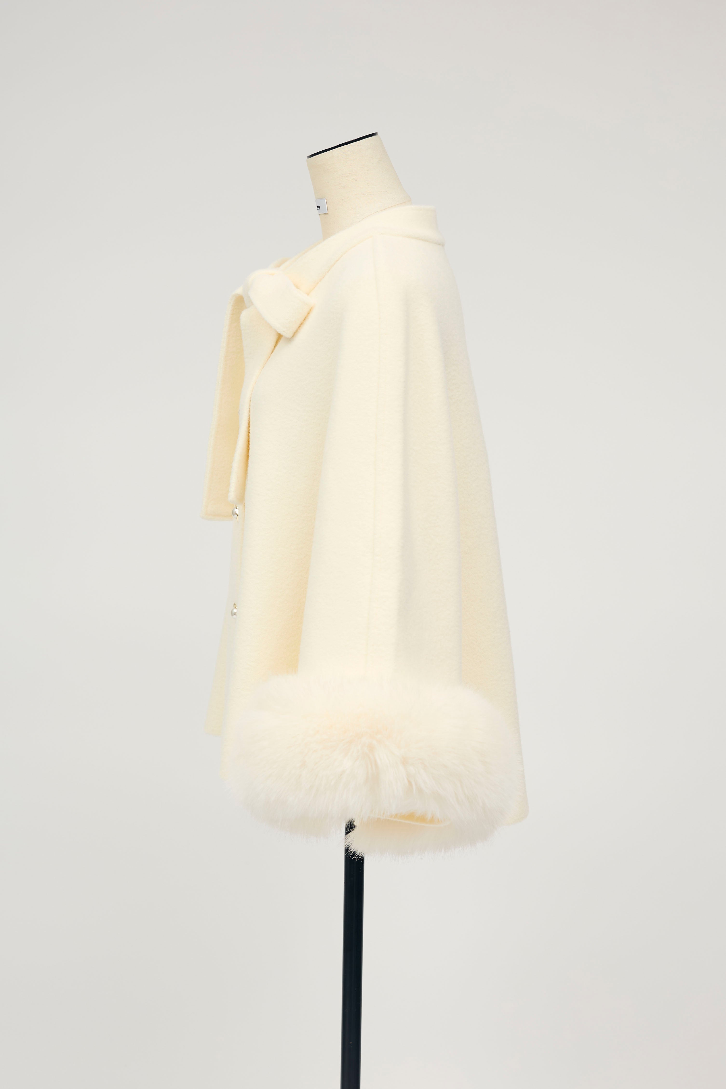 予約]ファーカフスリボンポンチョコート – Frene