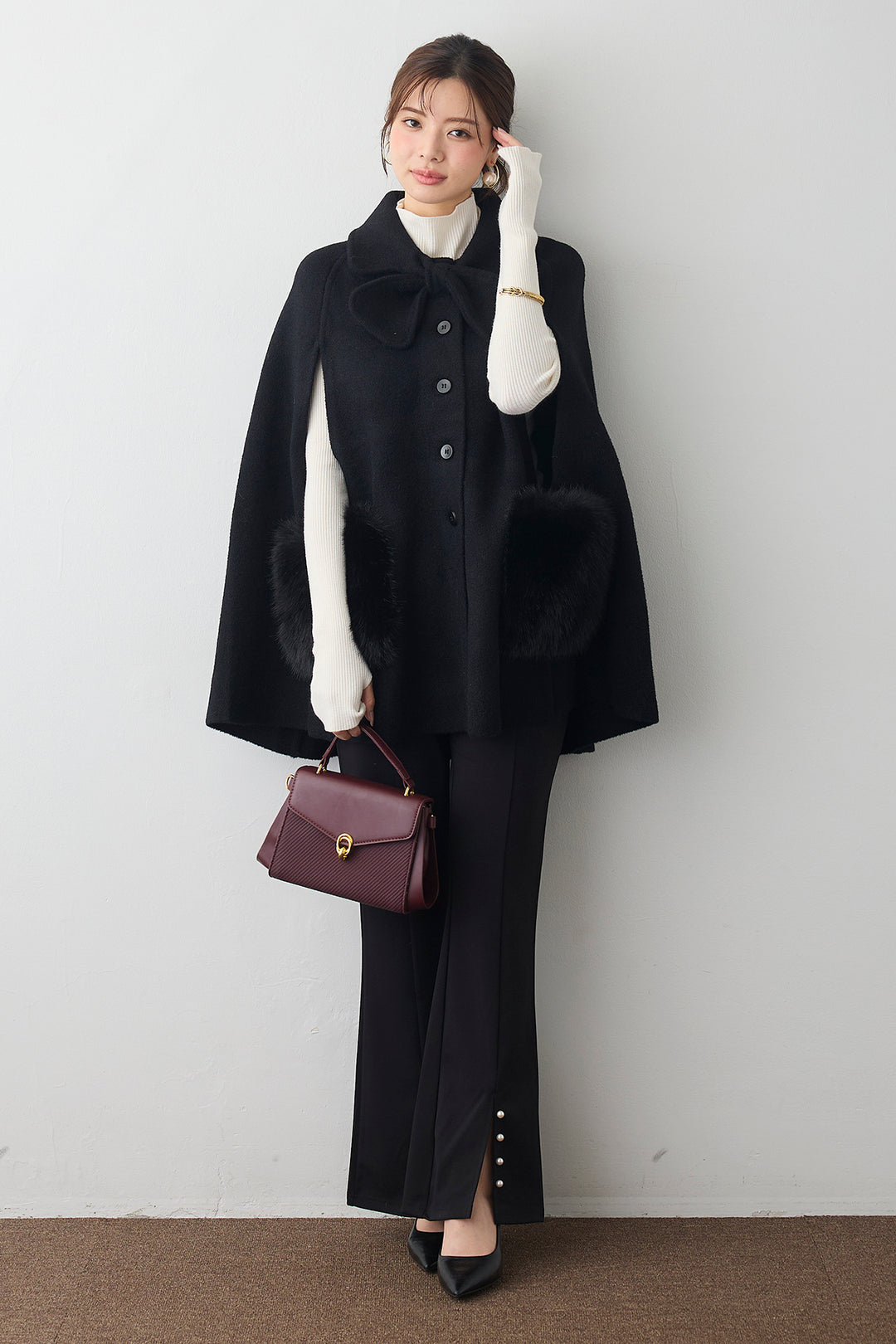 [予約/SET]ベーシックフィンガーホールリブニット+ウールタッチファーポケットポンチョコート+センタースリットパールパンツ(3set)