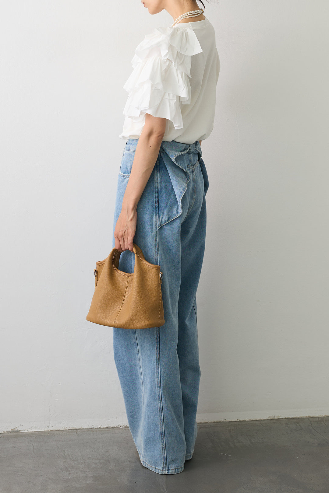 [予約/SET]ショルダーリブオフショルニット+アシメフリルティアードデザインTシャツ+バックリボンデザインデニムパンツ(3set)