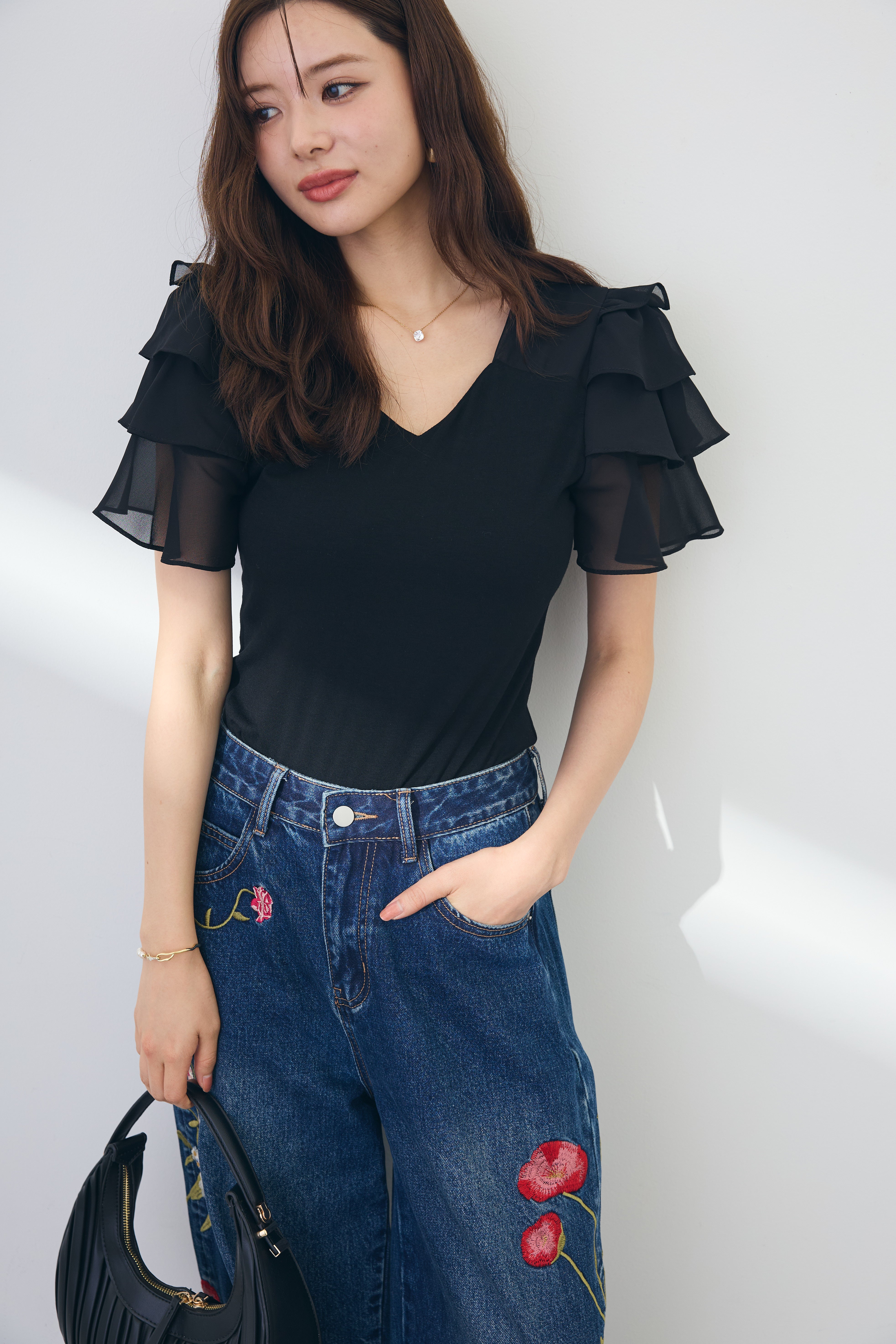 デニムリメイク★胸元ふりふりフリルトップス♡ 予約]Vネックシアー切替フリルスリーブトップス – Frene