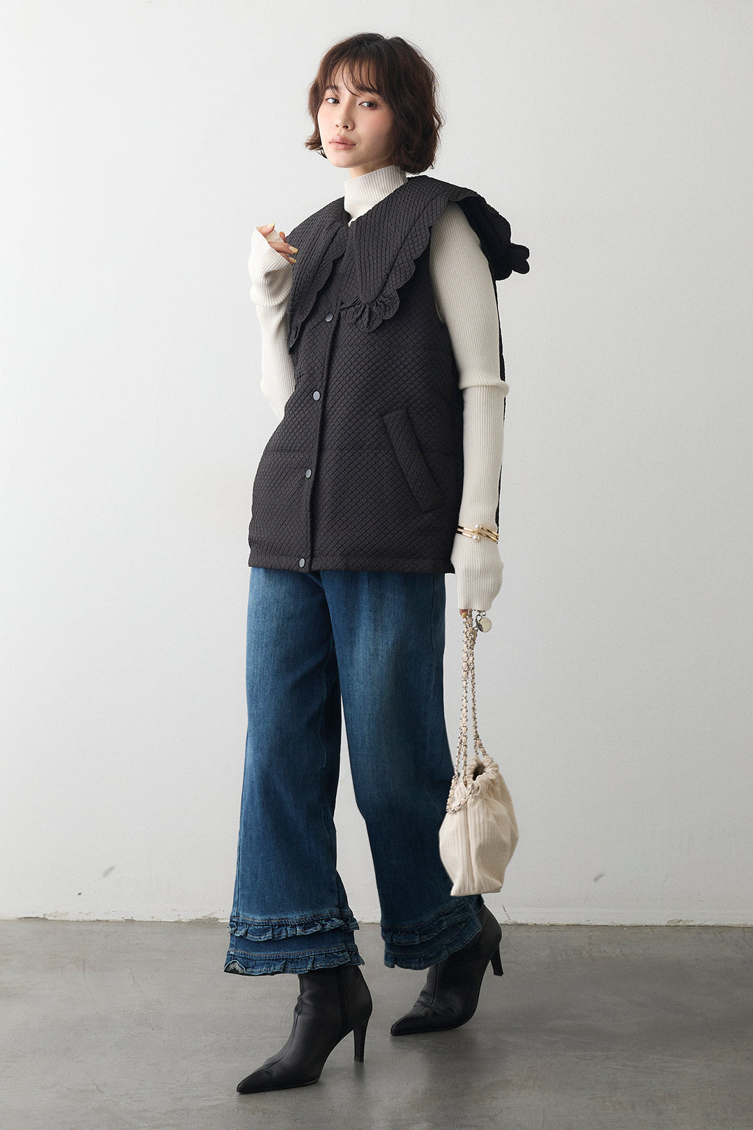 [予約/SET]ベーシックフィンガーホールリブニット+スカラップBIGカラーベスト+フリルヘムデニムパンツ(3set)