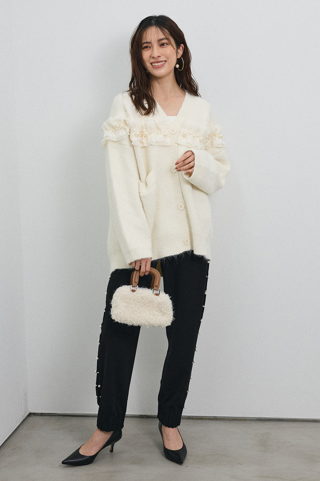 [予約/SET]フリルパールドッキングニットコーディガン+サイドパール裾タックジョガーパンツ(2set)