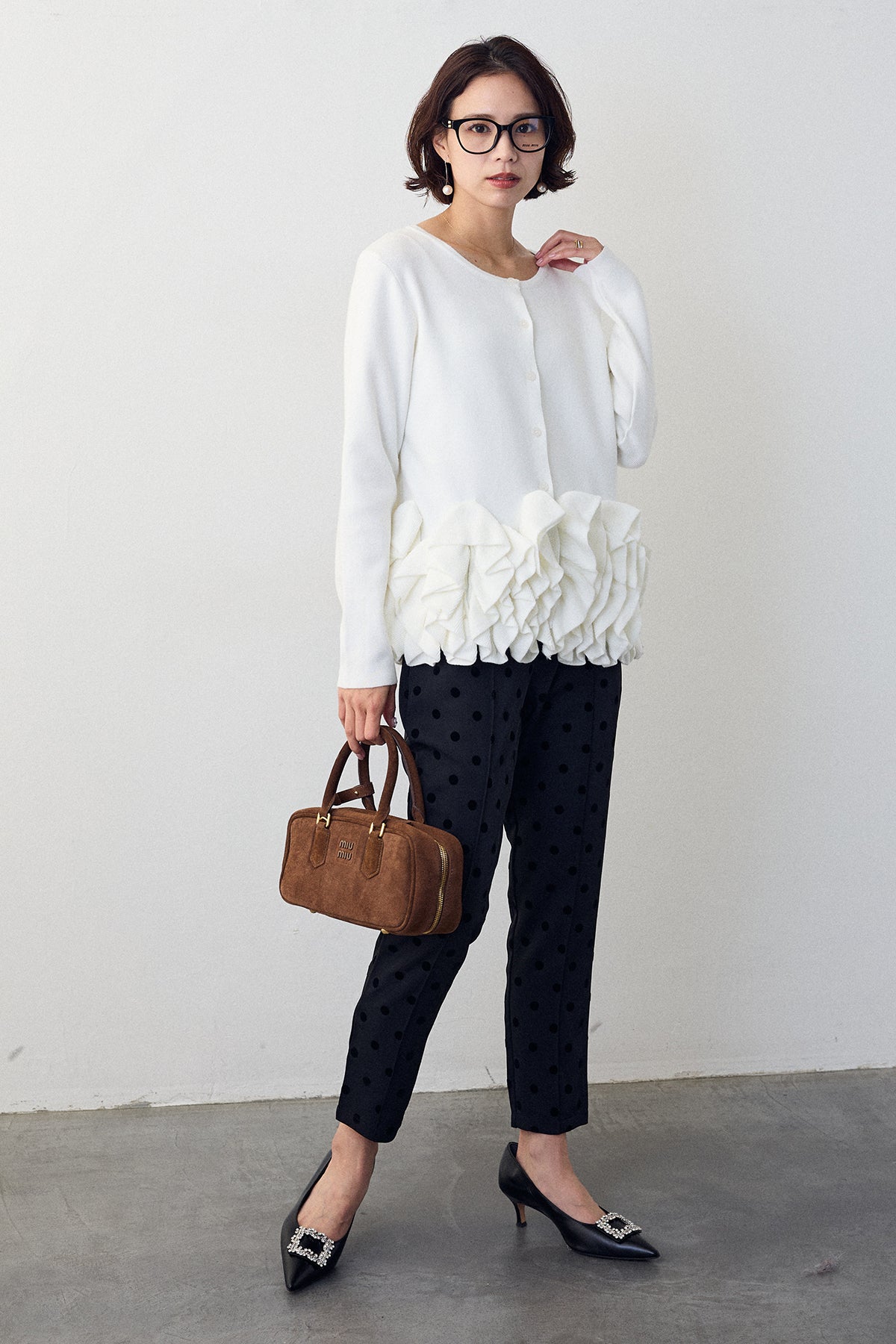 予約]ドット柄センターラインテーパードパンツ – Frene