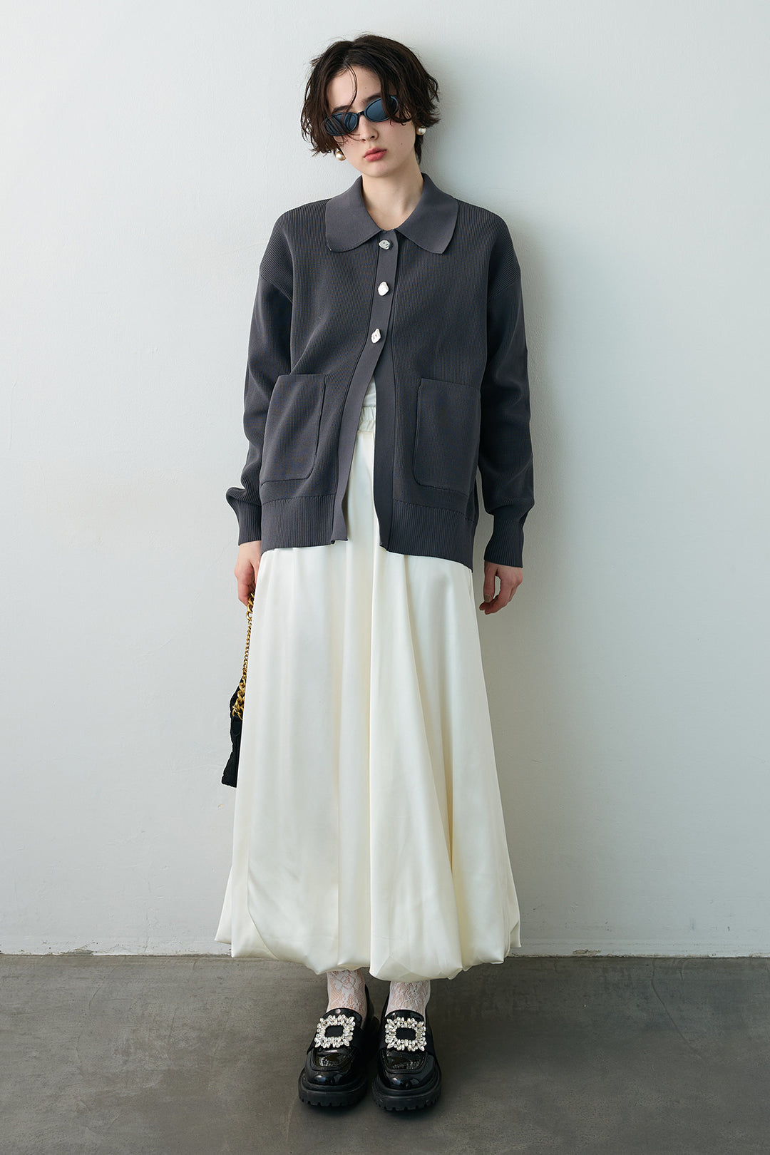 [予約/SET]メタルボタン襟付きニットカーディガン+サテンシャイニーバルーンスカート(2set)