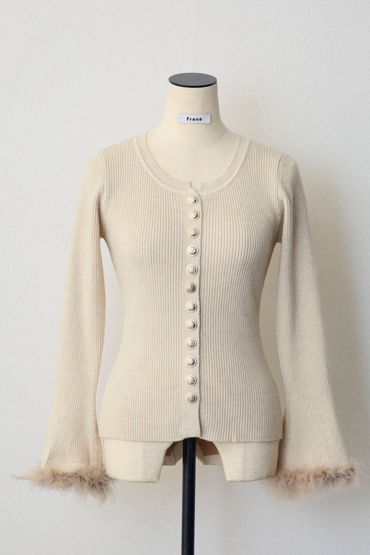 [予約]ファーフレアスリーブゴールドボタンニット