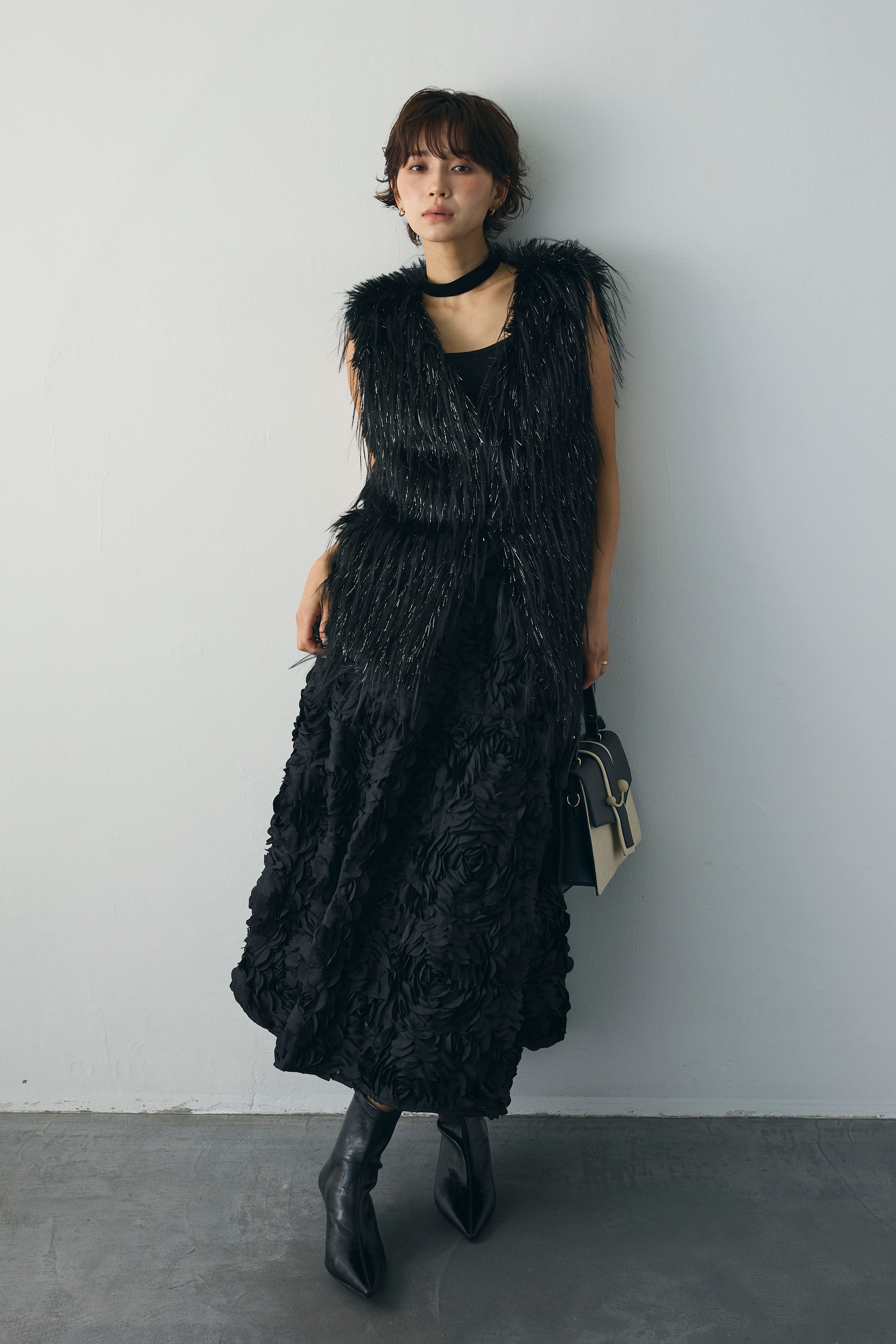 予約/SET]シャイニーロングファーベスト+ローズフラワー立体フレア