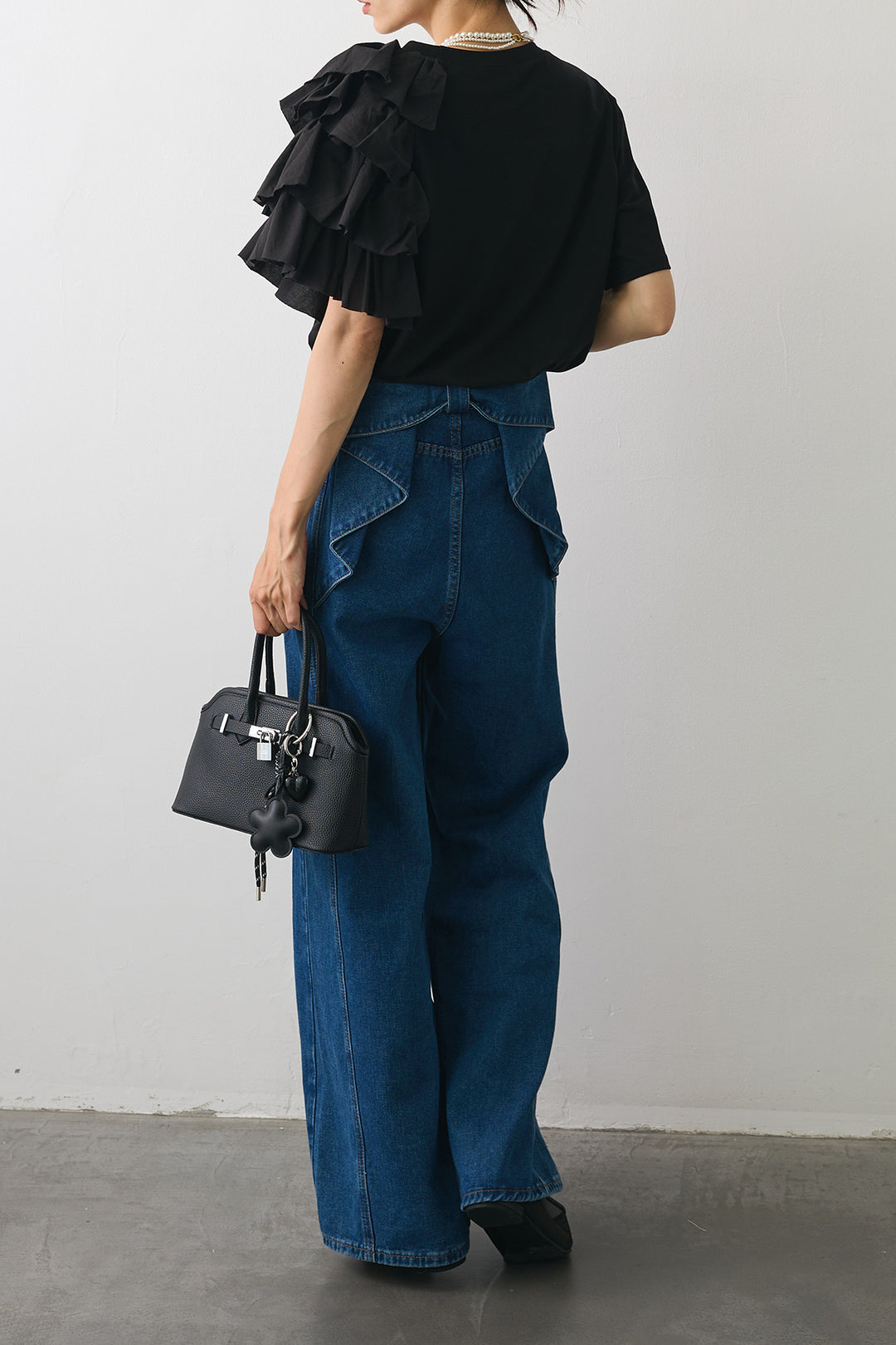 [予約/SET]ショルダーリブオフショルニット+アシメフリルティアードデザインTシャツ+バックリボンデザインデニムパンツ(3set)