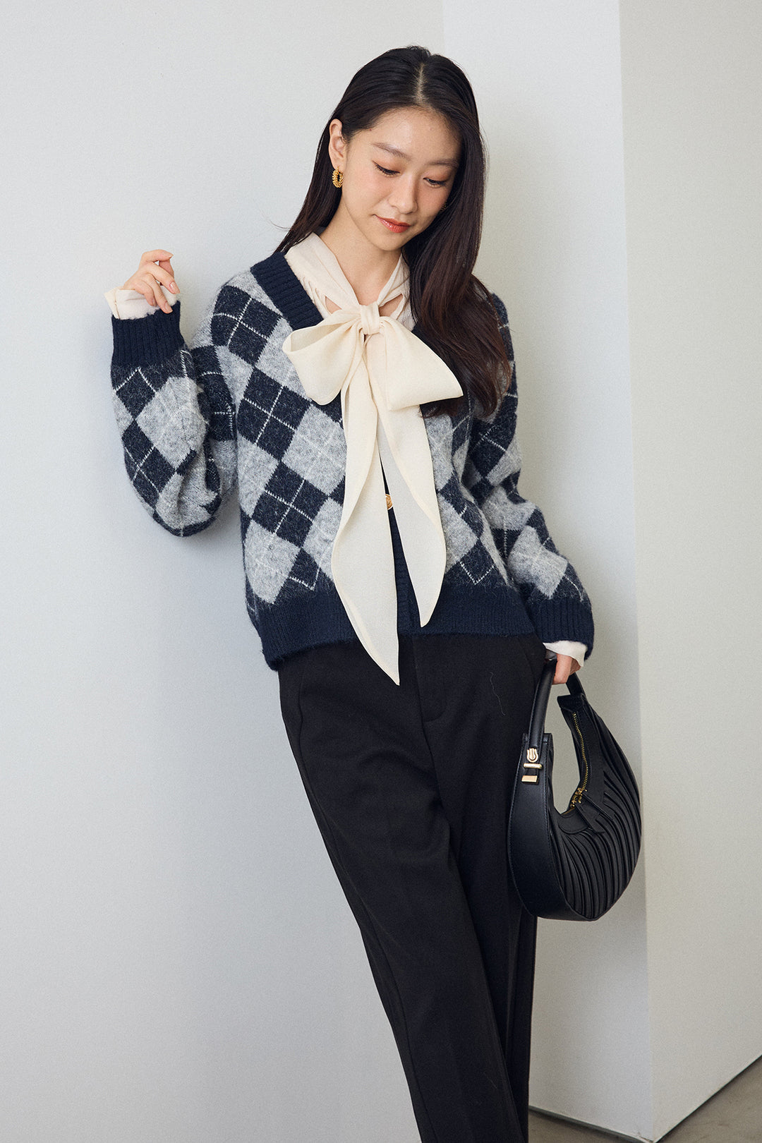 [予約/SET]前後2wayリボンシアーブラウス+アーガイル柄ゴールドボタンニットカーデ(2set)