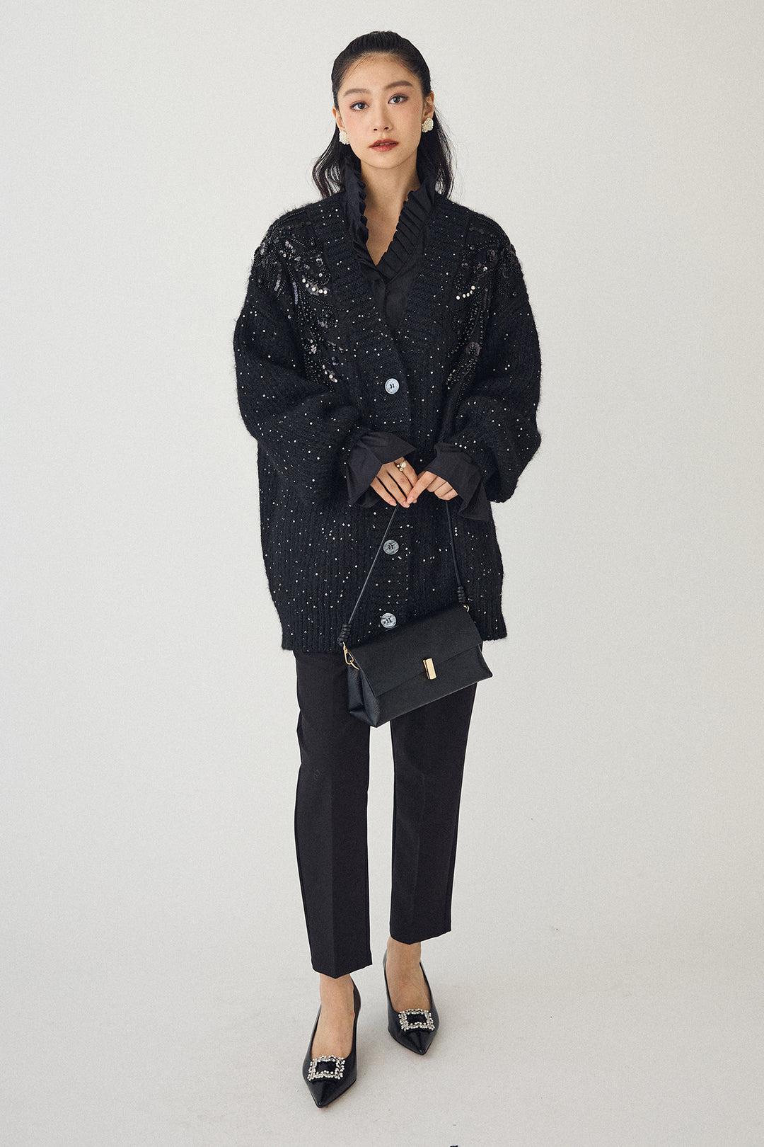 [予約/SET]ダブルプリーツカラーブラウス+ビーズフラワースパンコールシャイニーニットカーデ+タックテーパードパンツ(3set)