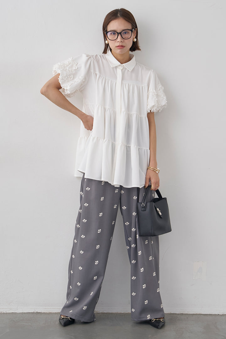 [予約/SET]フリルウェーブスリーブティアードブラウス+フラワー刺繍ツイルストレートパンツ(2set)