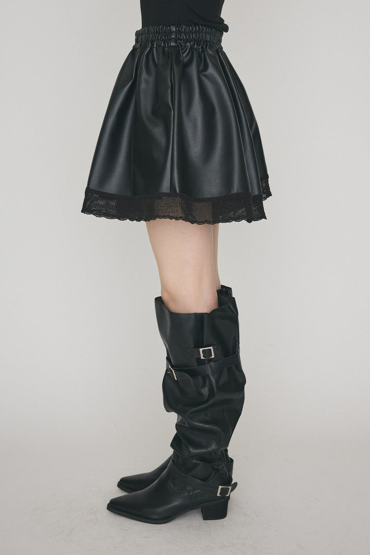 [予約]レザーライクフレアショートパンツ