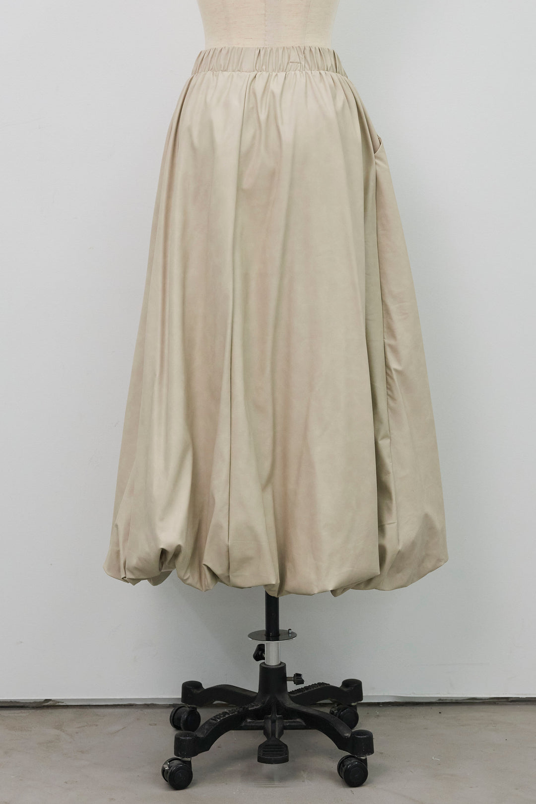 [予約]レザーライクバルーンスカート