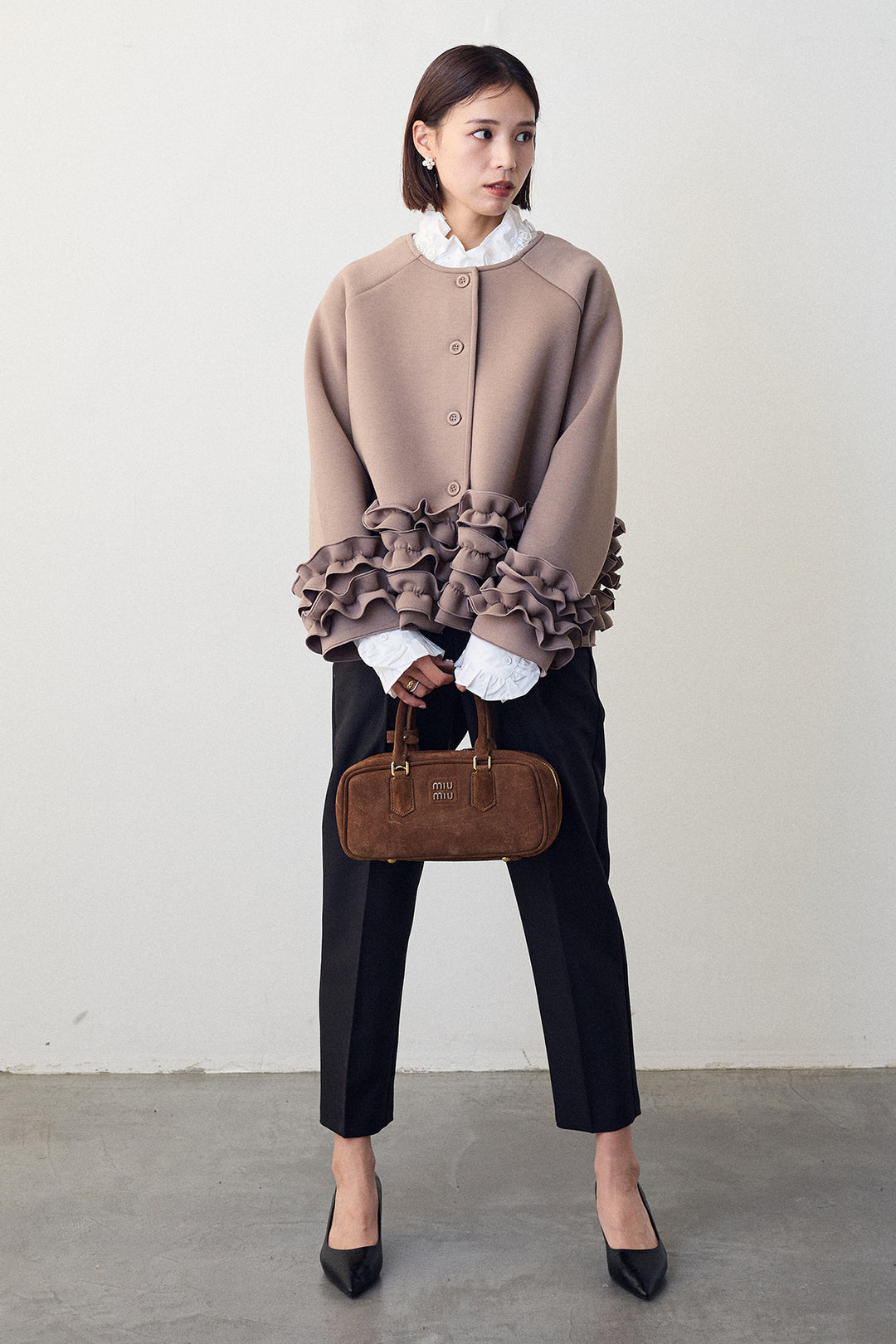 [予約/SET]ローズモチーフフリルカラーシャツ+フリルティアードボンディングクロップドコート+タックテーパードパンツ(3set)