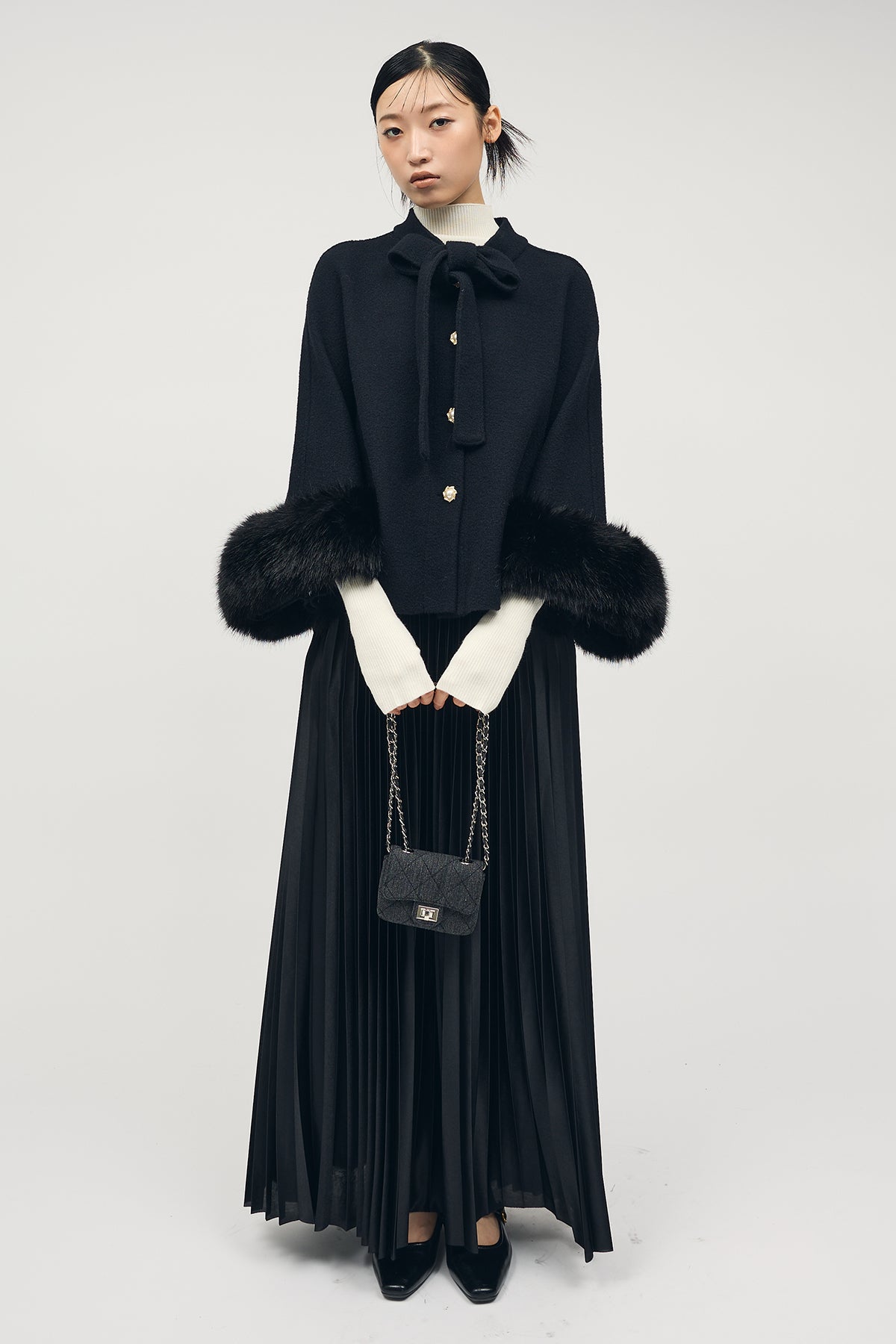 ファーカフスリボンポンチョコート frene フラーネ同型 予約/SET]ファーカフスリボンポンチョコート+シャイニープリーツサテン