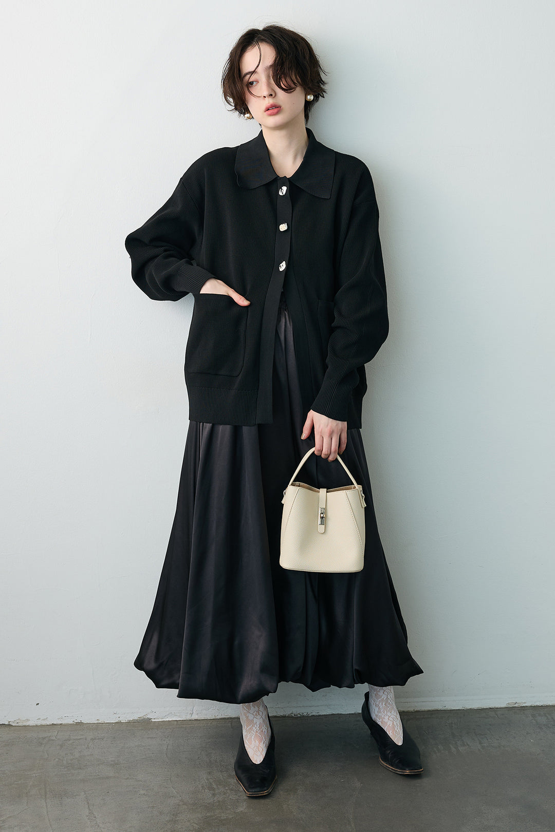 [予約/SET]メタルボタン襟付きニットカーディガン+サテンシャイニーバルーンスカート(2set)