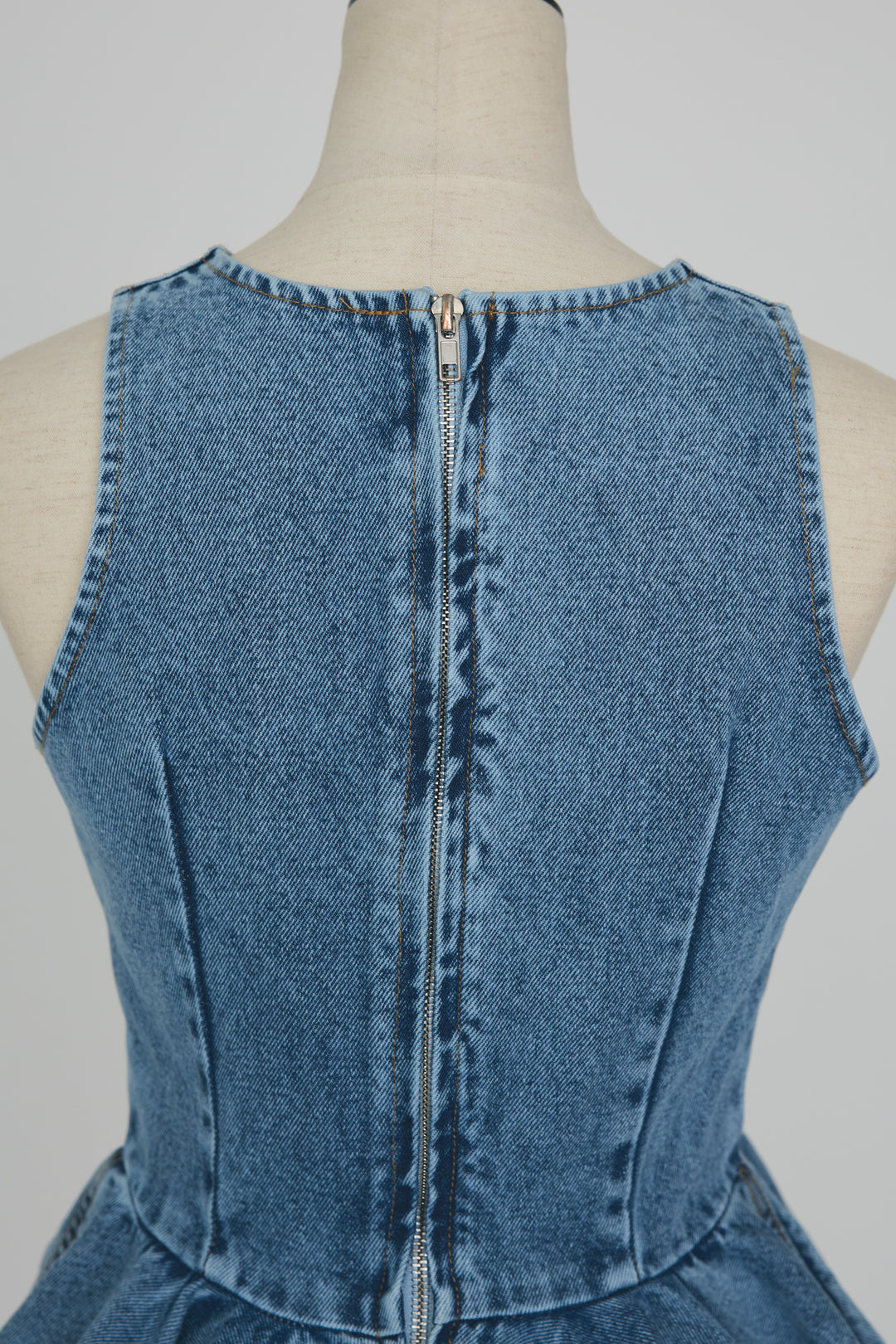[予約]デニムペプラムバックZIPトップス