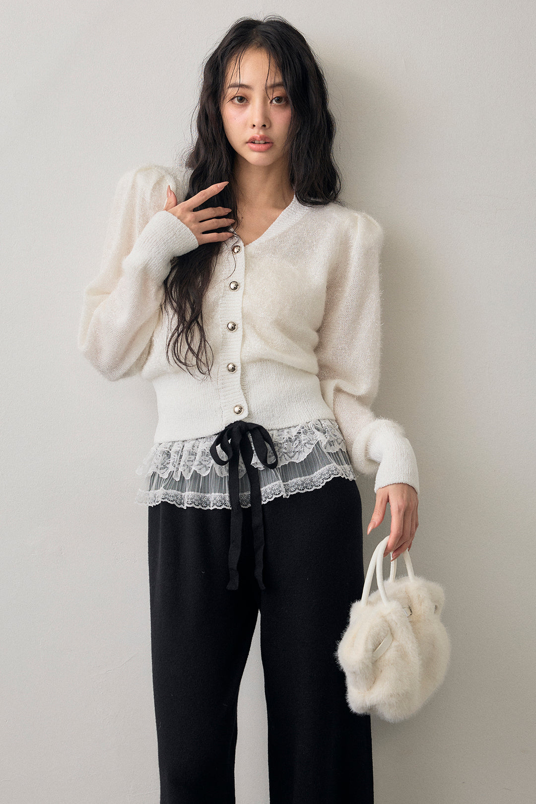 [予約/SET]コンシャスショルダーシャイニーニットカーデ+ウエストレースニットストレートパンツ(2set)