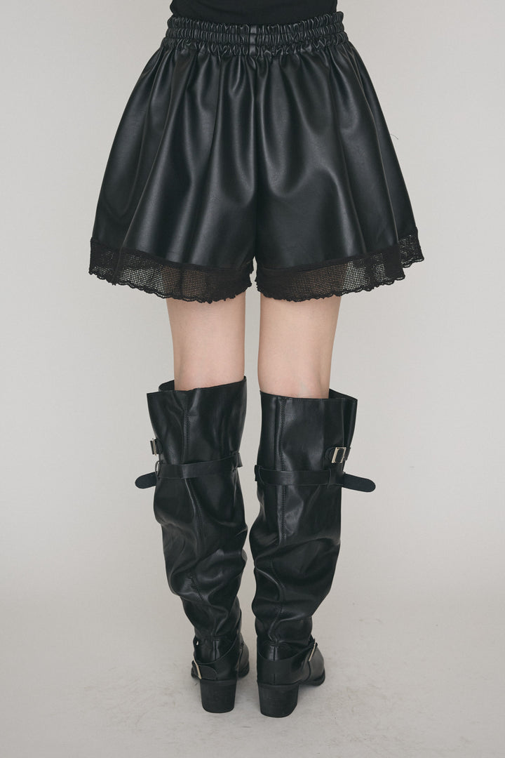 [予約]レザーライクフレアショートパンツ