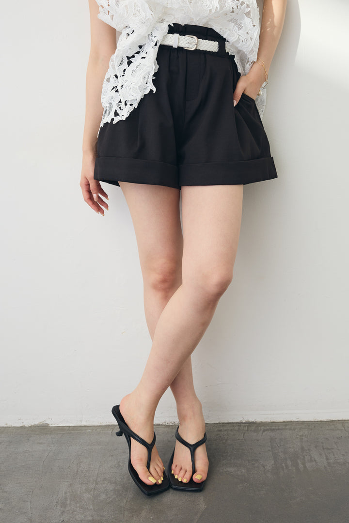 [予約]ルーズタックロールアップショートパンツ
