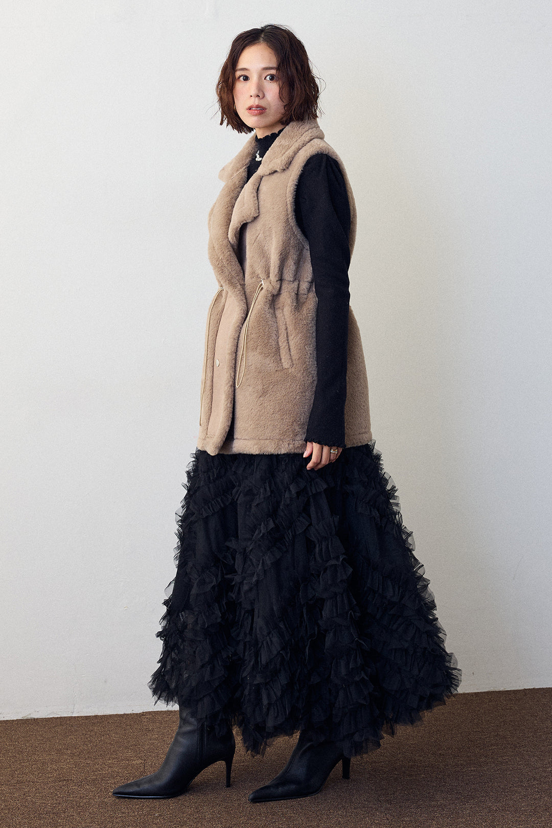 [予約/SET]ネックショルダーパールポイントニット+テディボアウエストドロストベスト+スフレアシメチュールスカート(3set)