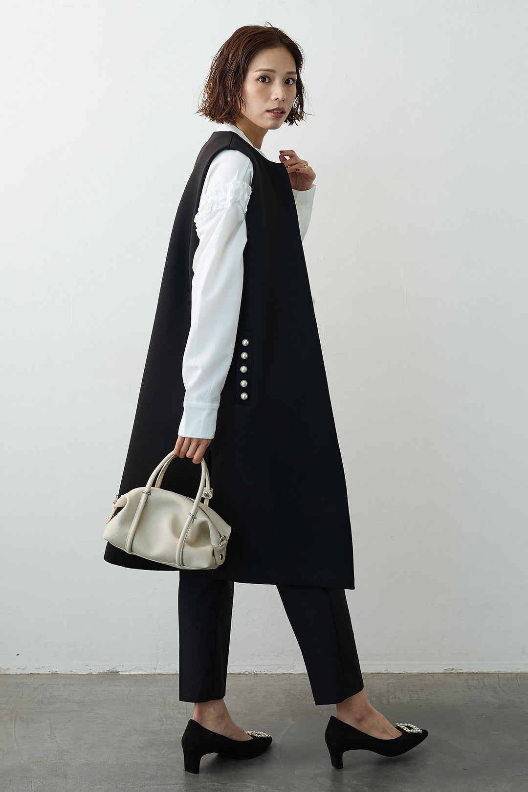 [予約/SET]Iラインフリルホイップブラウス+ポケットパール付きボンディングロングベスト+タックテーパードパンツ(3set)