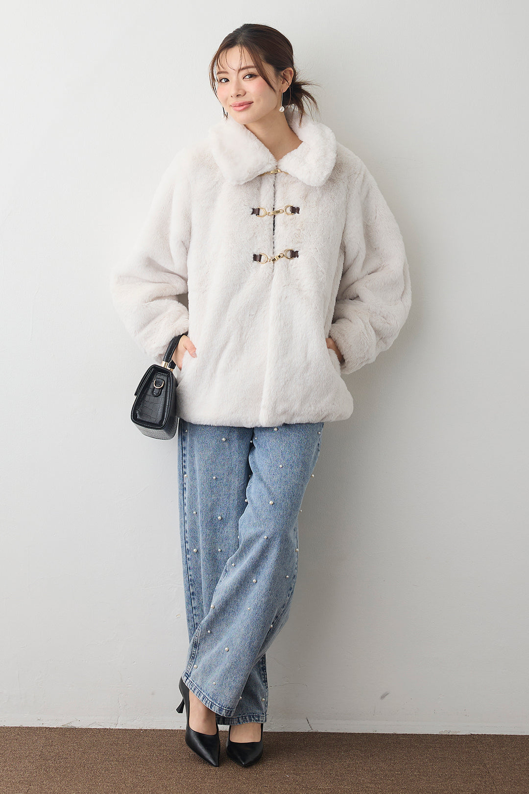 [予約/SET]ビット付きフェイクファーコート+パールスタッズストレートハイウエストデニム(2set)